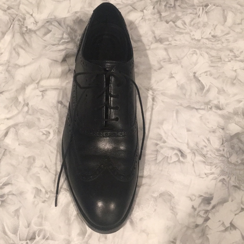 Shoe